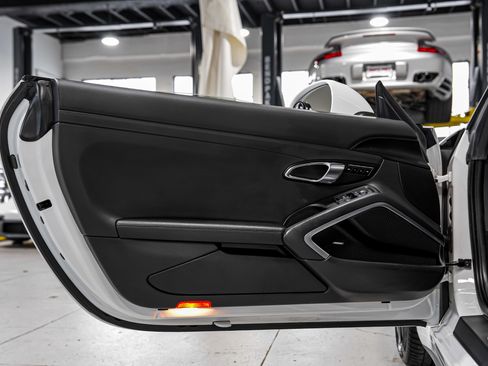 Used 2017 Porsche 911 Targa 4 image 30