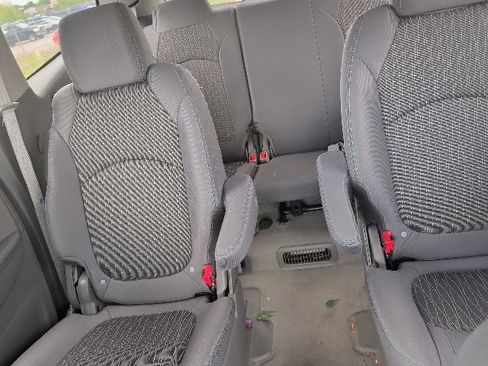 Used 2015 Chevrolet Traverse LT image 15