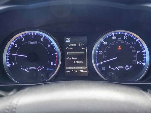 Used 2019 Toyota Highlander LE w/ Carpet Mat Package (TMS) image 21