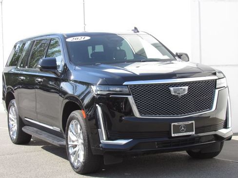 Used 2021 Cadillac Escalade ESV Premium Luxury w/ LPO, Radiant Package AWD/4WD image 2