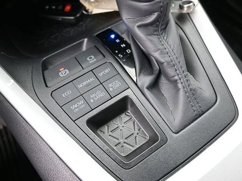 Certified 2025 Toyota RAV4 XLE w/ Convenience Package image 21