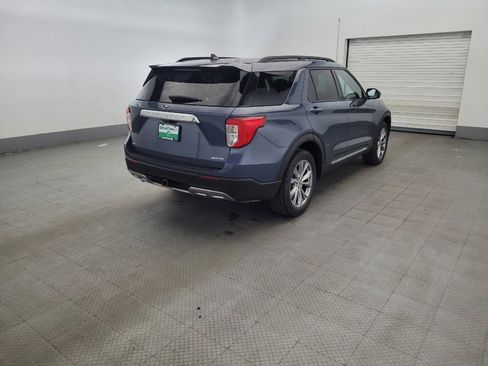Used 2021 Ford Explorer XLT w/ Equipment Group 202A AWD/4WD image 9