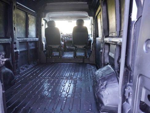 Used 2018 RAM ProMaster 2500 w/ Interior Convenience Group FWD image 14