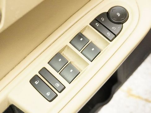 Used 2009 Chevrolet Traverse LTZ image 26