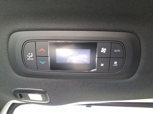 New 2026 Chrysler Pacifica Select image 14