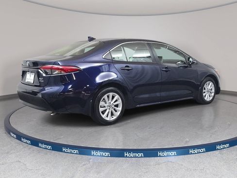 Used 2025 Toyota Corolla XLE FWD image 6