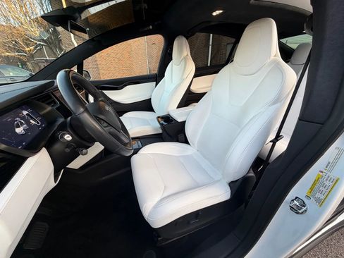 Used 2018 Tesla Model X 100D image 8