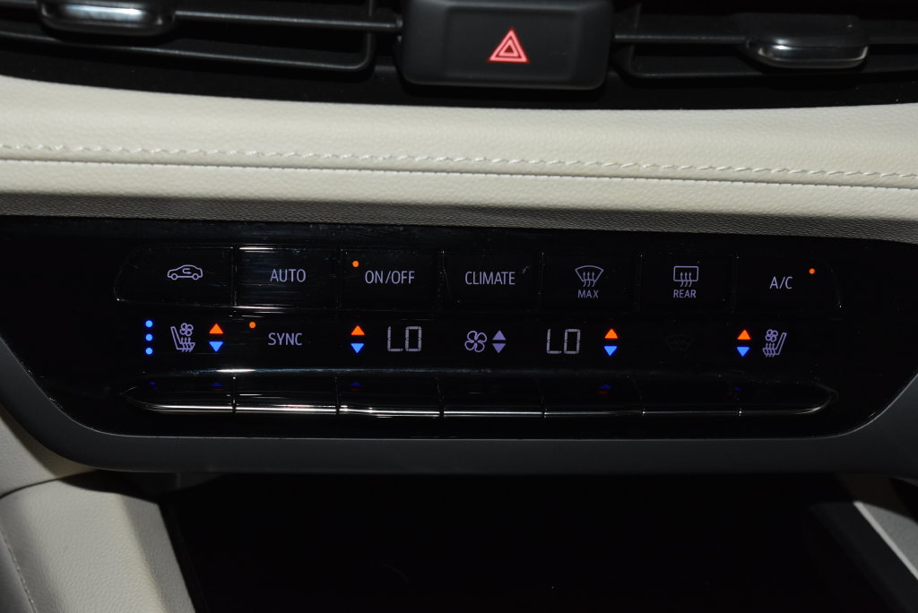Used 2023 Buick Envision Avenir FWD image 14