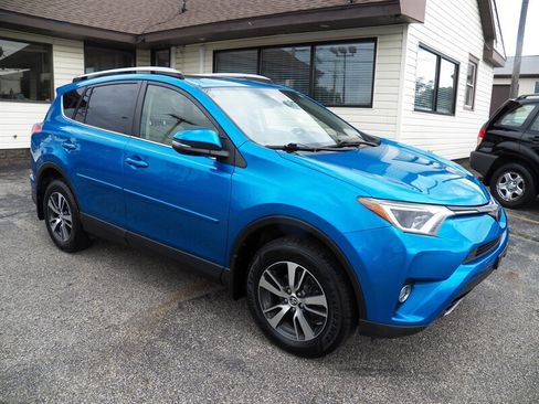 Used 2018 Toyota RAV4 XLE w/ Plus Extra Value Package AWD/4WD image 4