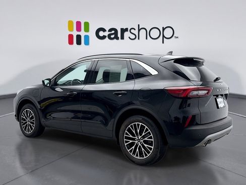 Used 2024 Ford Escape SE image 3