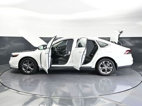 Used 2023 Honda Accord EX image 40