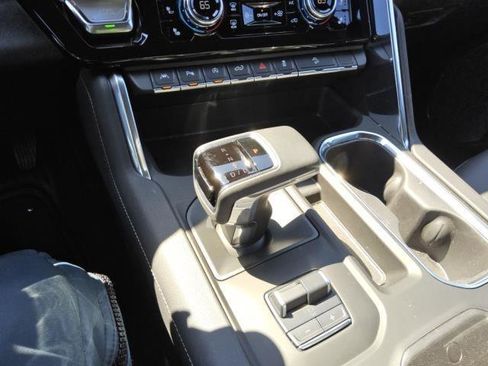 Used 2025 GMC Sierra 1500 Denali w/ Denali Reserve Package image 9