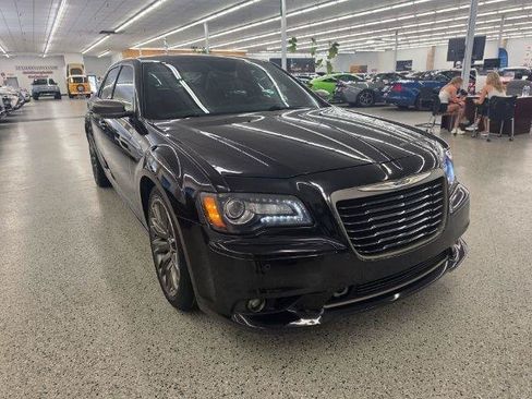 Used 2013 Chrysler 300 C RWD image 3