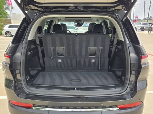 Used 2023 Jeep Grand Cherokee L Limited AWD/4WD image 13