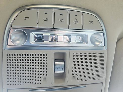 Used 2019 Genesis G90 3.3T Premium image 31