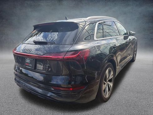 Used 2024 Audi Q8 e-tron Premium Plus w/ Premium Plus Package AWD/4WD image 5