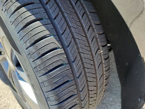 Used 2023 Buick Encore GX Select w/ Sport Touring Package image 26