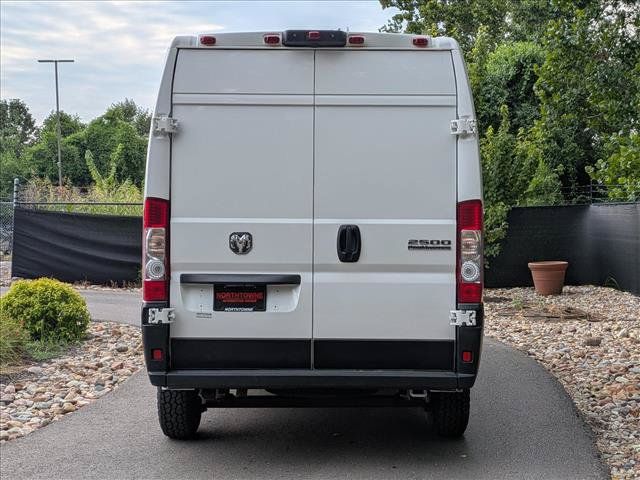 Used 2025 RAM ProMaster 2500 w/ Convenience Group FWD image 4