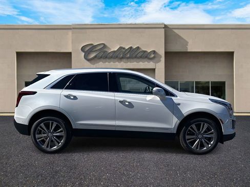 New 2026 Cadillac XT5 Premium Luxury image 2