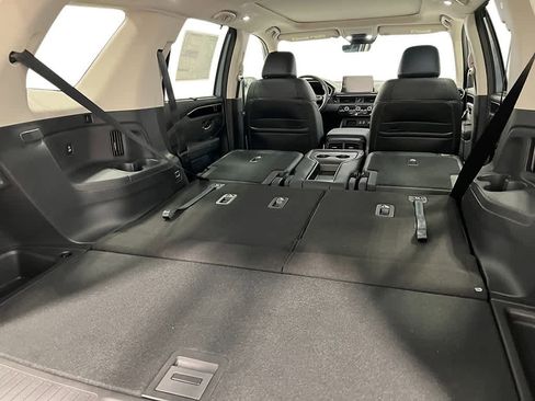 New 2025 Honda Pilot Touring image 37