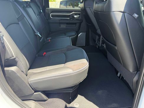 New 2026 RAM 2500 Laramie AWD/4WD image 19