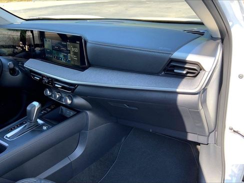 Used 2025 Nissan Kicks SV FWD image 14