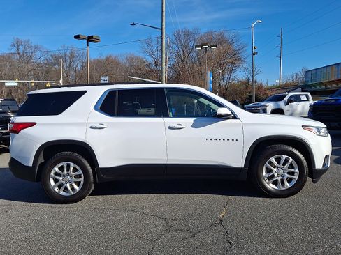 Used 2021 Chevrolet Traverse LT image 7