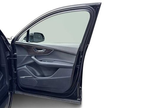 Used 2020 Audi Q7 3.0T Premium Plus w/ Premium Plus Package image 9