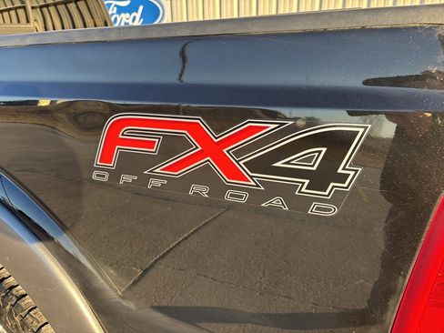 Used 2013 Ford F250 Lariat w/ Chrome Pkg image 9