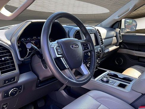 Used 2021 Ford Expedition XLT image 13