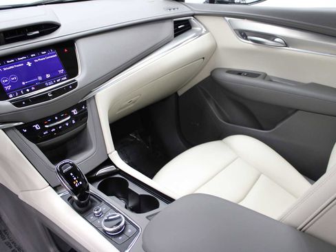 Certified 2022 Cadillac XT5 Premium Luxury image 24