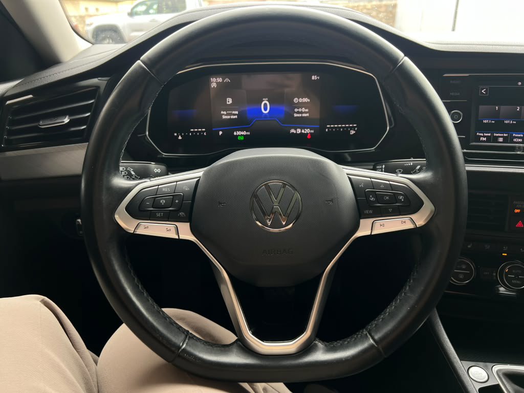 Used 2023 Volkswagen Jetta SE FWD image 14