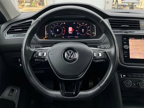 Used 2020 Volkswagen Tiguan SEL image 18