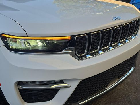 Used 2024 Jeep Grand Cherokee Limited w/ Luxury Tech Group II AWD/4WD image 9