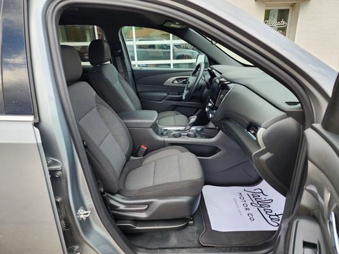 Used 2023 Chevrolet Traverse LT w/ LPO, Cargo Package AWD/4WD image 10