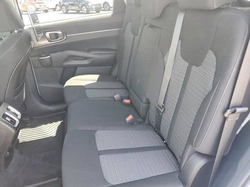 Used 2022 Kia Sorento LX AWD/4WD image 13