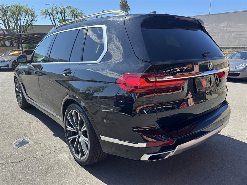 Used 2020 BMW X7 xDrive40i w/ Premium Package AWD/4WD image 11