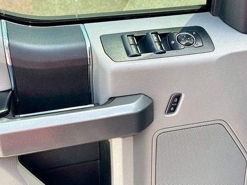 Used 2016 Ford F150 XLT w/ Equipment Group 301A Mid AWD/4WD image 21