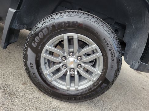 Used 2024 Chevrolet Colorado LT image 25