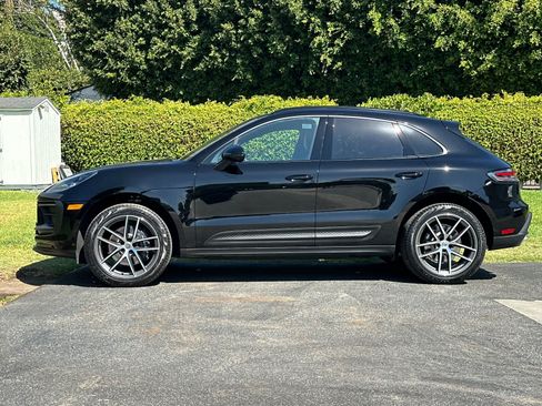 Used 2026 Porsche Macan AWD/4WD image 2