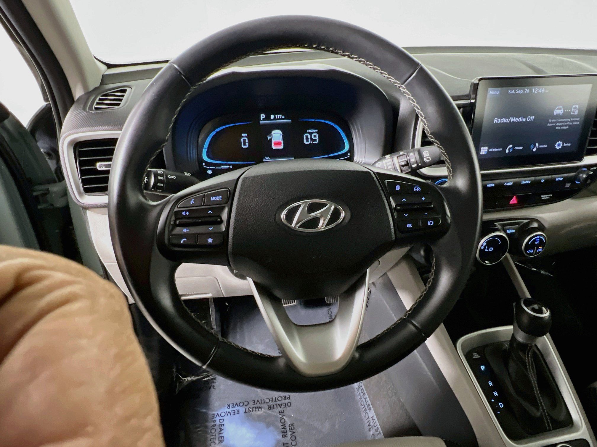 Used 2025 Hyundai Venue SEL FWD image 17