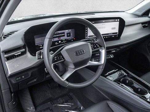 New 2026 Audi Q3 quattro 2.0T AWD/4WD image 10