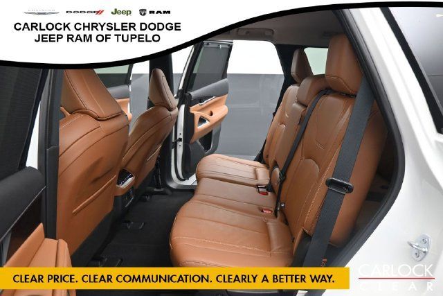 Used 2023 INFINITI QX60 Sensory w/ Cargo Package AWD/4WD image 28