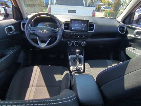 Used 2025 Hyundai Venue SEL FWD image 20