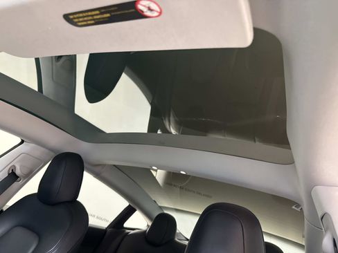 Used 2021 Tesla Model 3 Standard Range Plus RWD image 19