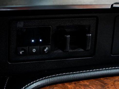 Used 2023 Nissan Armada SL w/ Captain's Chairs Package image 24