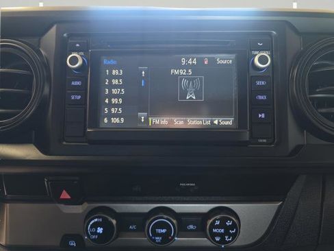 Used 2018 Toyota Tacoma SR RWD image 17