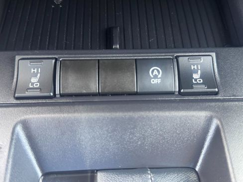 Used 2026 Toyota Corolla Cross XLE FWD image 13