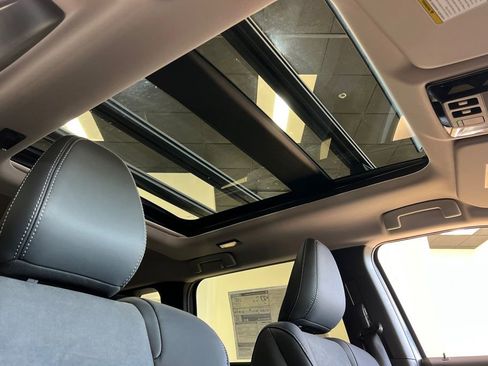 New 2026 Mitsubishi Outlander AWD image 18