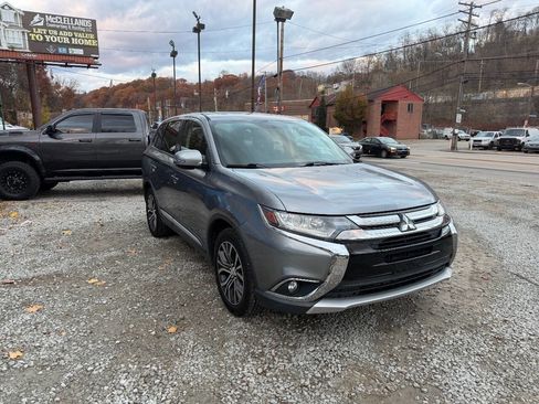 Used 2017 Mitsubishi Outlander SE image 7